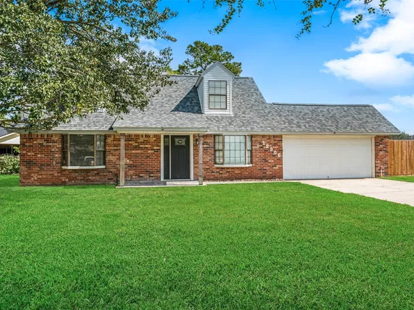 12306 Old River Dr, Mont Belvieu, TX 77523