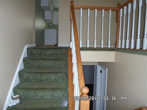 2nd image of 208 Woodbury Dr
