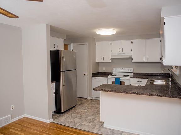3rd image of 229 Stafford St