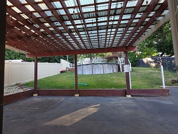 3rd image of 155 N 5Th St #2