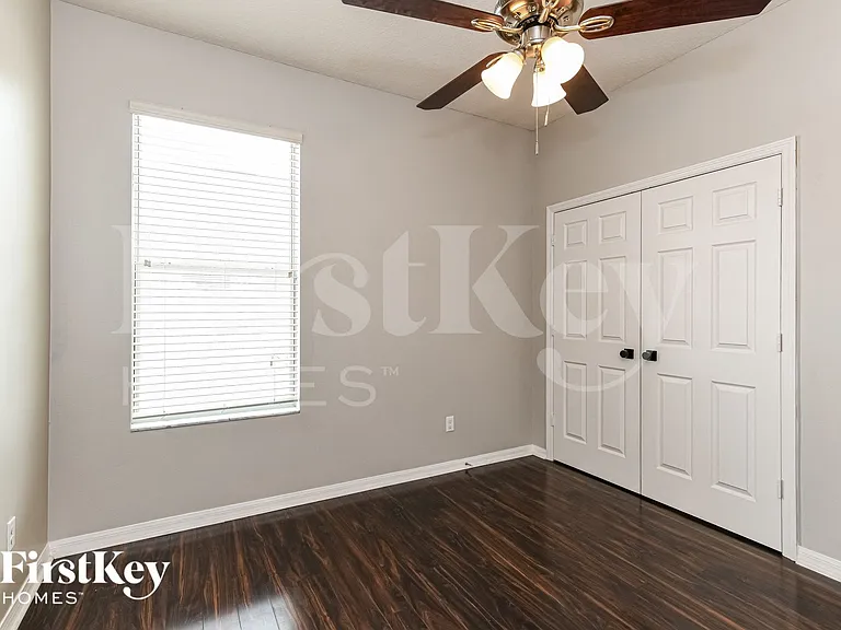 2716 Barclay Ln — Photo 12