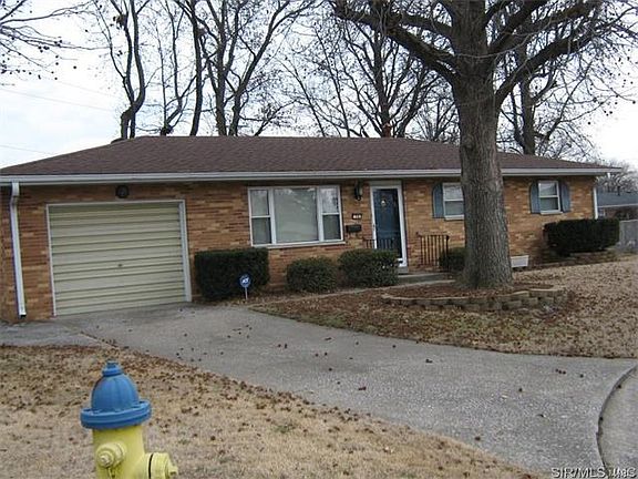 2nd image of 75 Maurene Ct