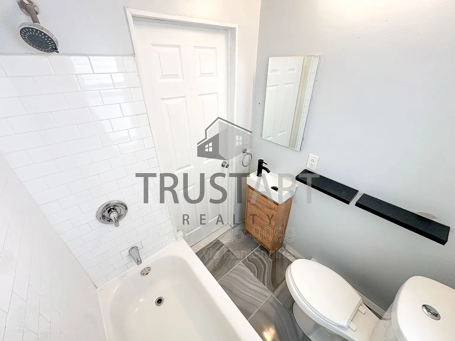 2 bed, 1.0 bath, $1,050 — Photo 3