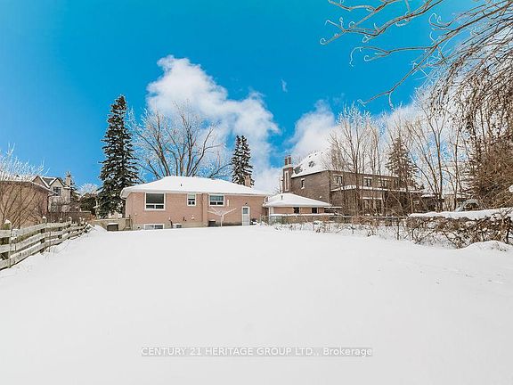 2nd image of 142 Kingslynn Dr
