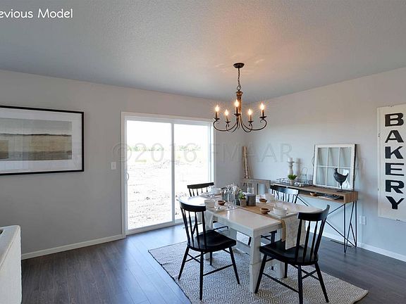 4th image of 761 Albert Dr W