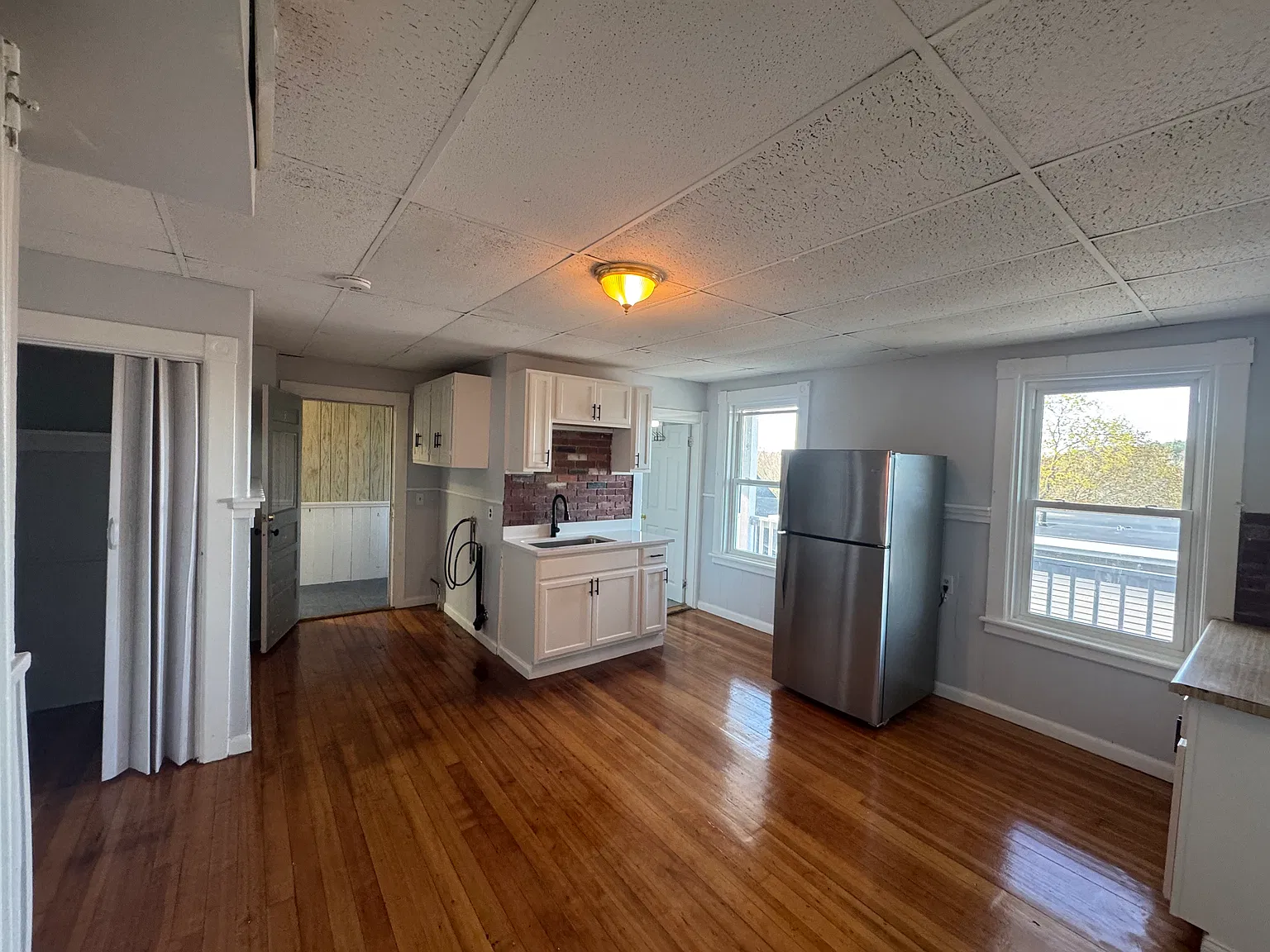 3 bed, 1500 sqft, $2,100 — Photo 2