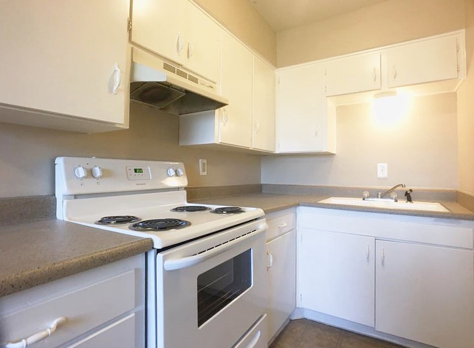 Eat-in Kitchen