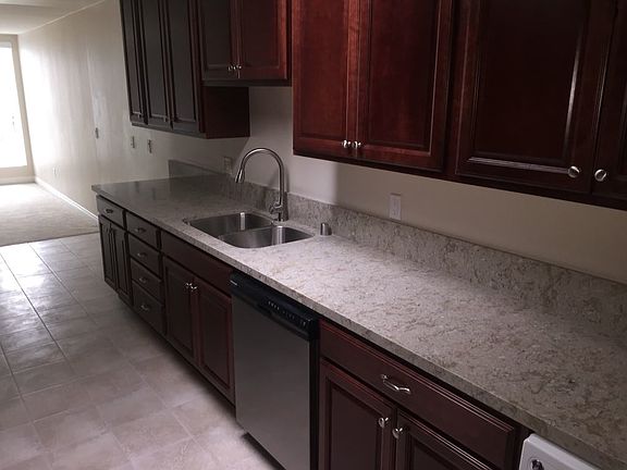 5th image of 5330 Lindley Ave Unit 313