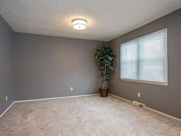 5th image of 229 Westlawn #0