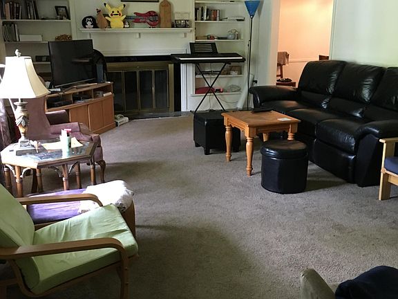 3rd image of 816 E Angela Blvd