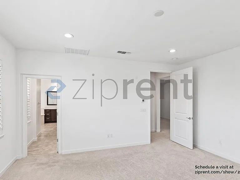 350 E Huntley Ave — Photo 27