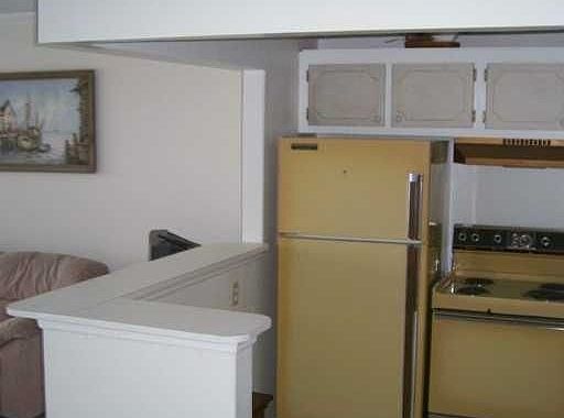 5th image of 418 Southampton A