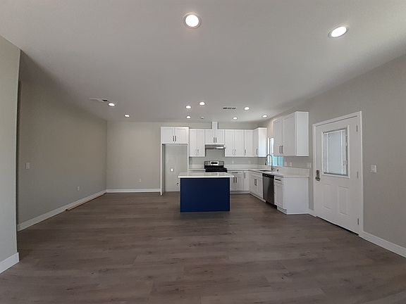 4th image of 11039 Langmuir Ave