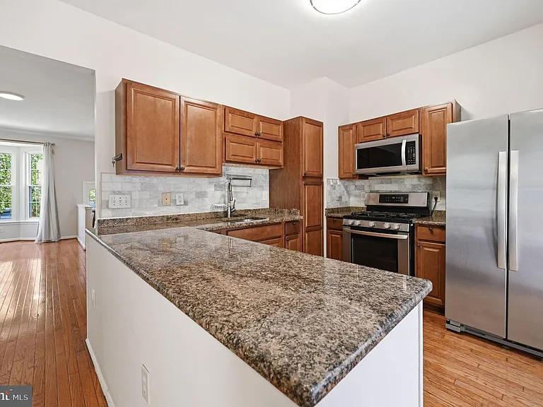 7676 Helmsdale Pl — Photo 11