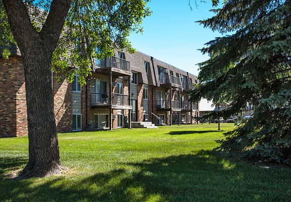 2nd image of 7635 Greenfield Ave #5dcec3af7