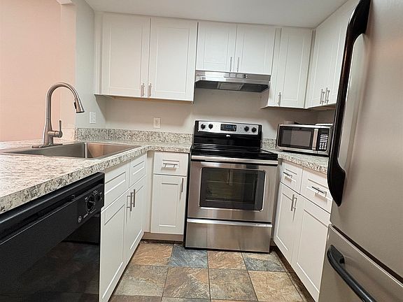 4th image of 1461 Live Oak Dr