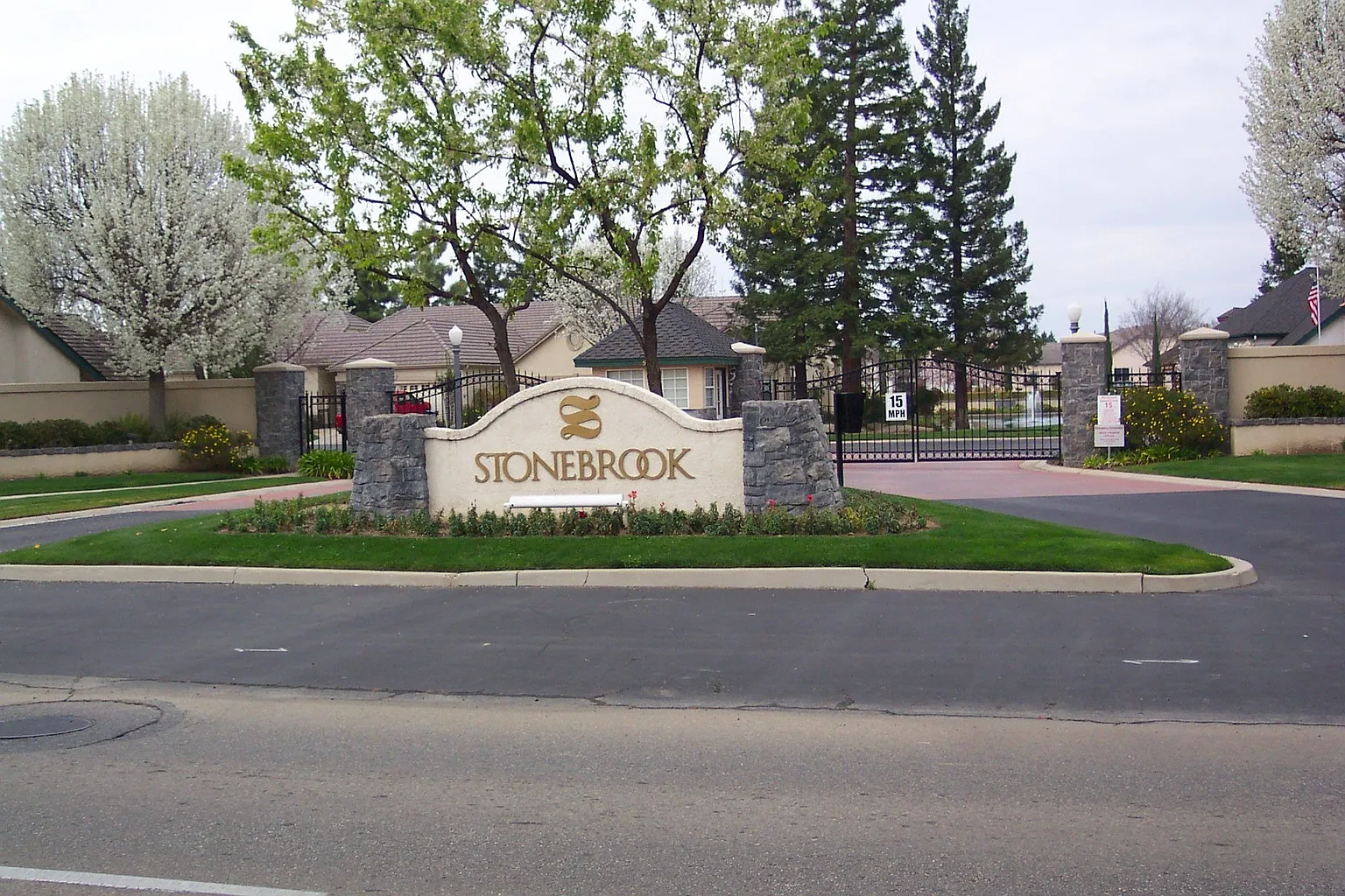 1983 Stonebrook Ln E photo 1