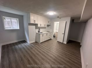130 Macpherson Ave #6, Toronto, ON M5R1W8