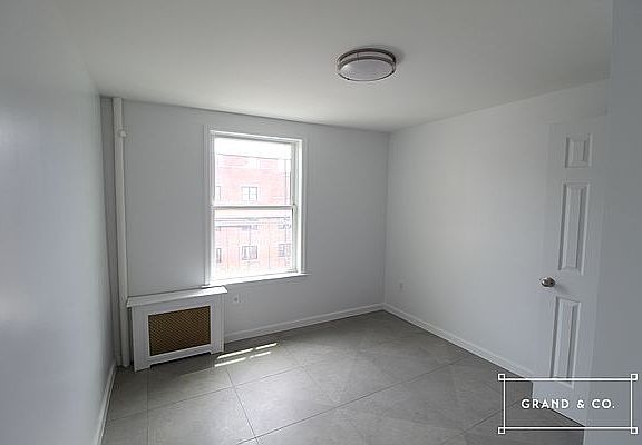 5th image of 548 Grand St APT 3B