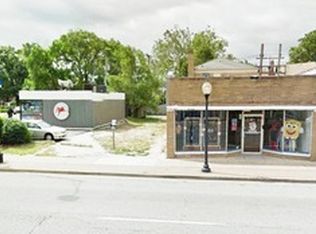 6719 Cermak Rd, Berwyn, IL 60402