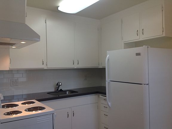 4th image of 700 O St APT 33