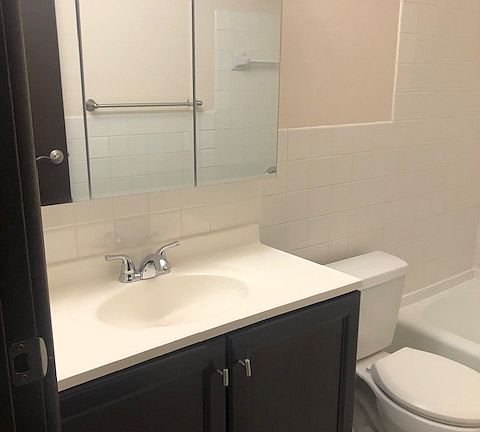 5th image of 3912 Minnehaha Ave #2B-1Ba-1000Sqft