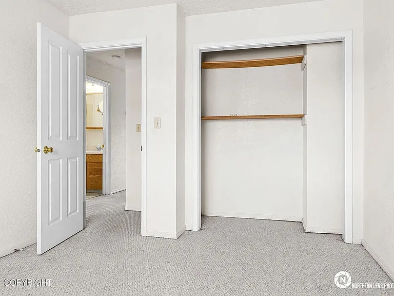 528 State St — Photo 10