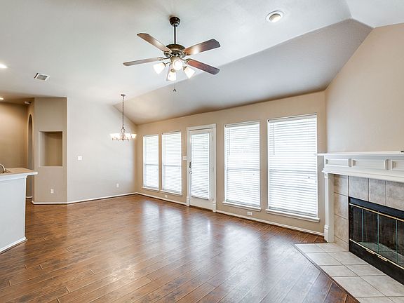 8954-river-trails-blvd-fort-worth-tx-High-Res-5.jpg