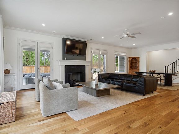 5th image of 2402 Corinne Oak Ct