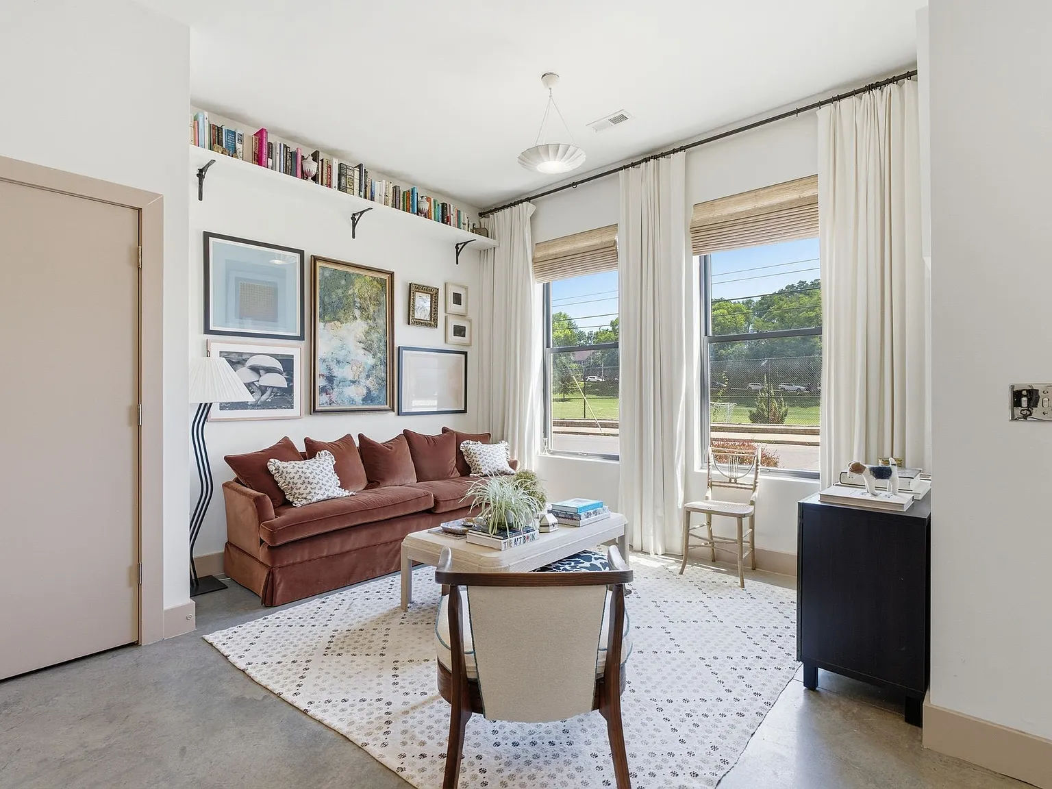 1 bed, 1.0 bath, 611 sqft, $1,745 — Photo 2