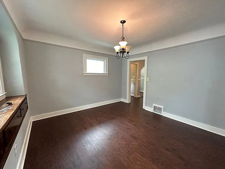 2132 Kalamazoo Ave SE — Photo 10