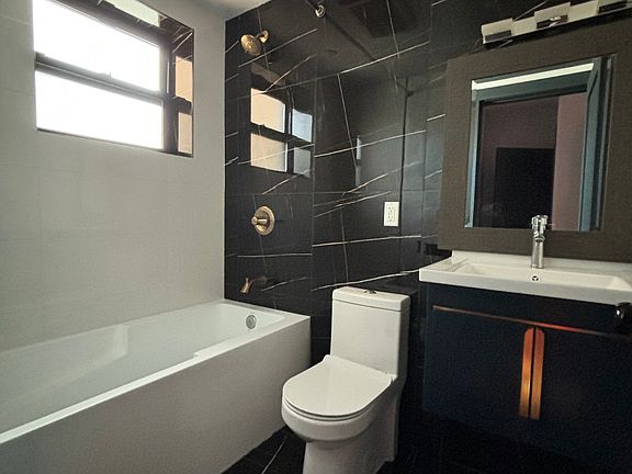 3rd image of 62 Vroom St #F