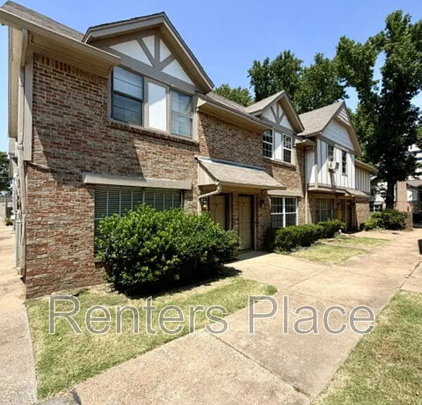 2418 E 59th Ct #4 — Photo 1