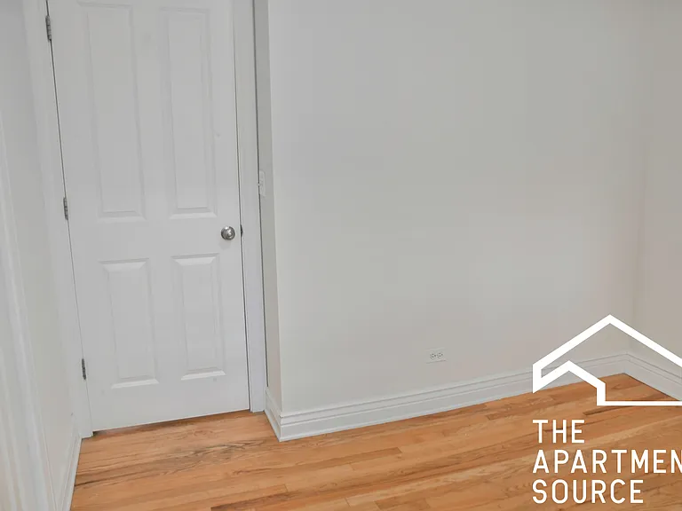 1210 W Waveland Ave #1 — Photo 8