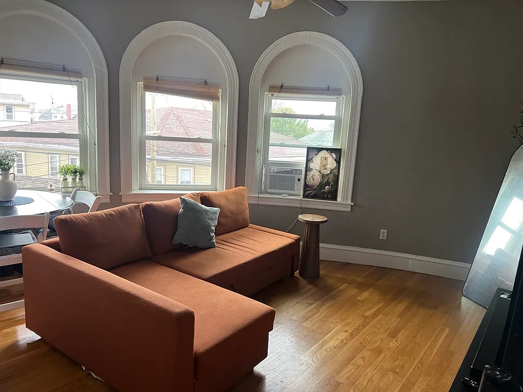 Building Photo - 267 Washington Ave #5