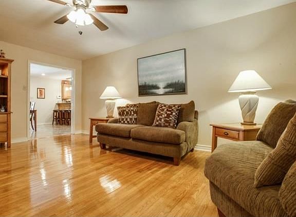 5th image of 3810 Douglas Dr