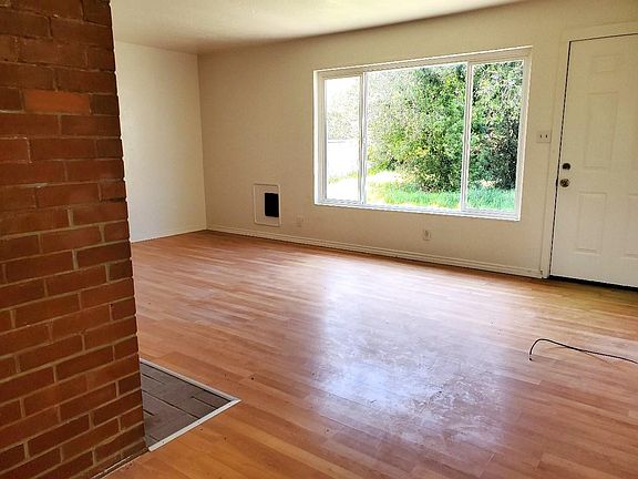 2nd image of 1480 Gainard St