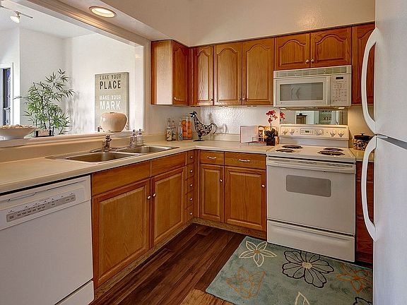 4th image of 665 Carolina St