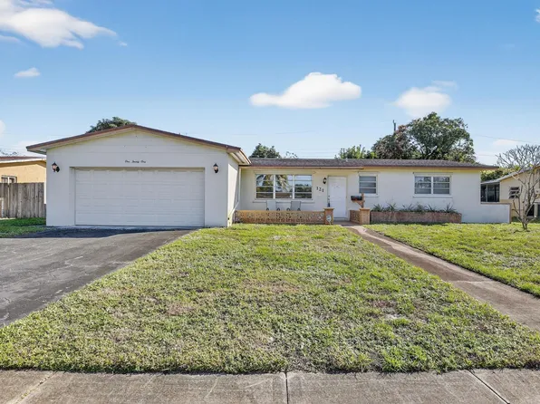121 NW 77th Way, Pembroke Pines, FL 33024