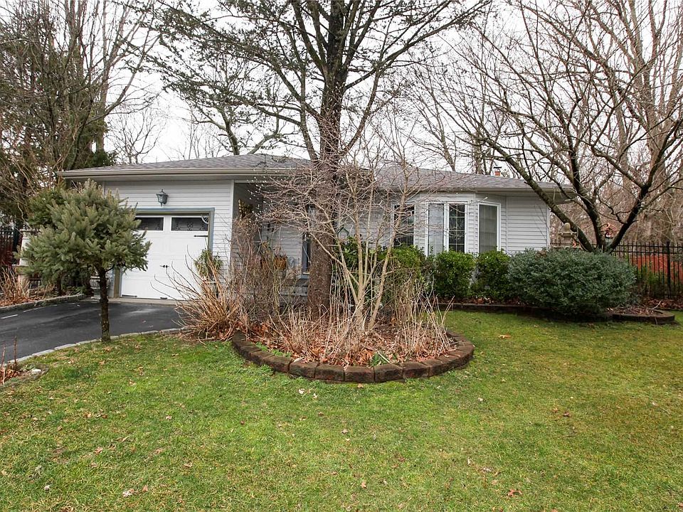 1st image of 49 Imperial Dr