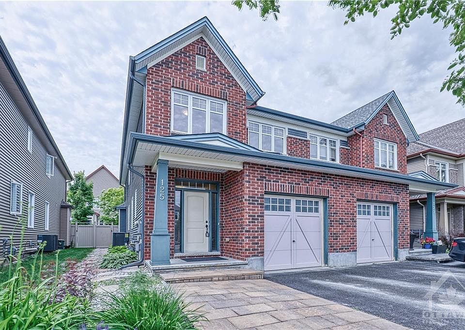 1st image of 125 Highbury Park Dr