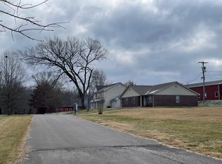 158 Cooper Dr, Burkesville, KY 42717
