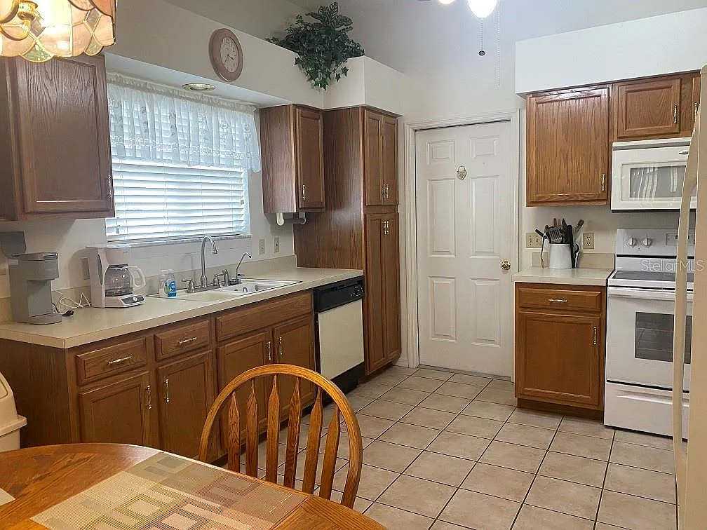 2 bed, 2.0 bath, 1584 sqft, $2,200 — Photo 3