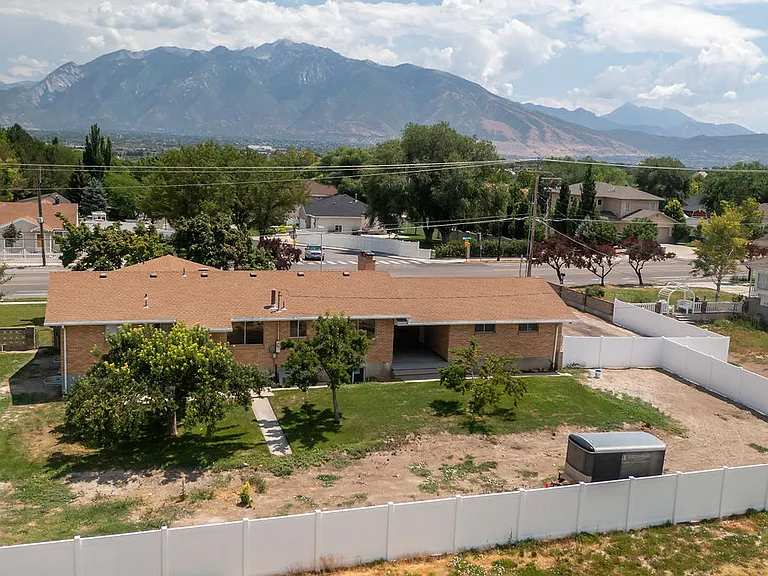 11044 S Temple Dr — Photo 33