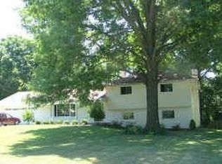 215 Croswell Rd, Columbus, OH 43214