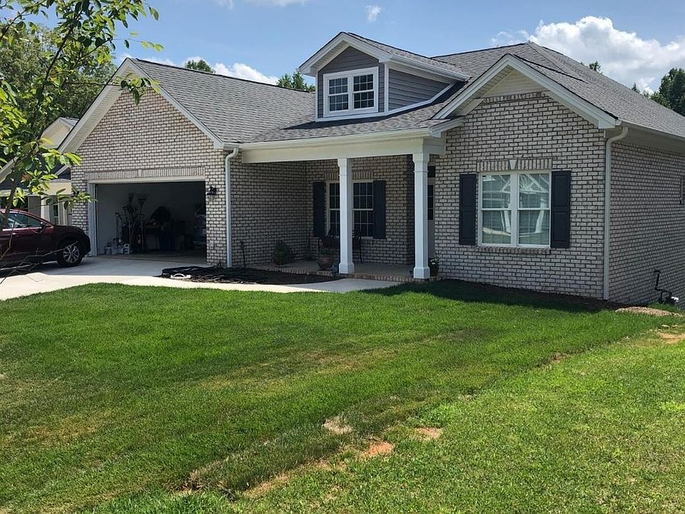 2nd image of 134 Craftsman Way