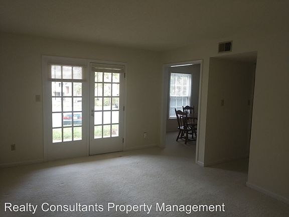 3rd image of 4608A Lawndale Dr