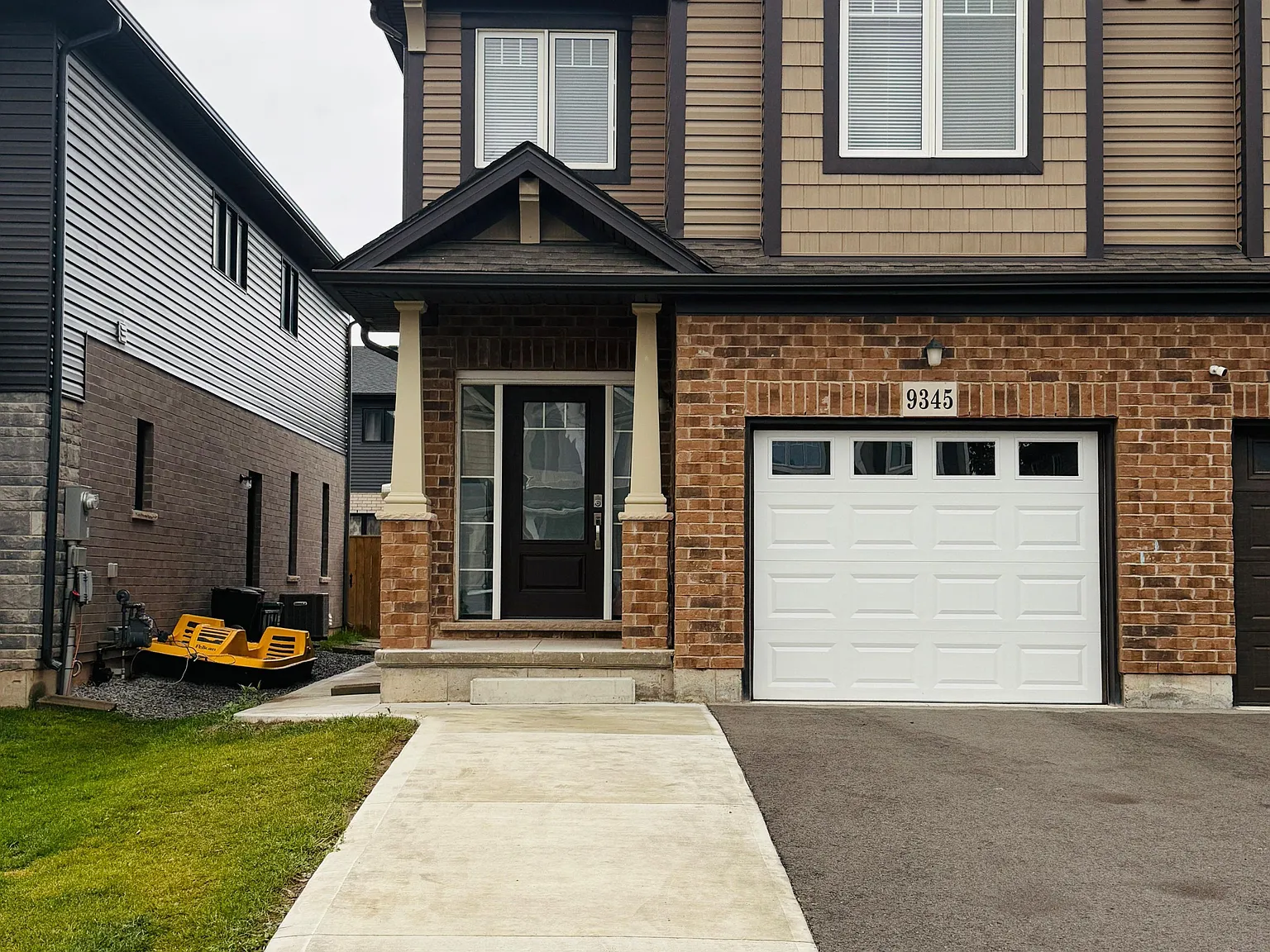 4 bed, $2,399 — Photo 1