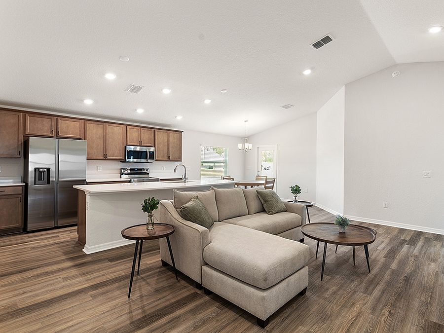 Move-in ready, 4 bedroom, open-laytout home for sale in Ocala, Florida