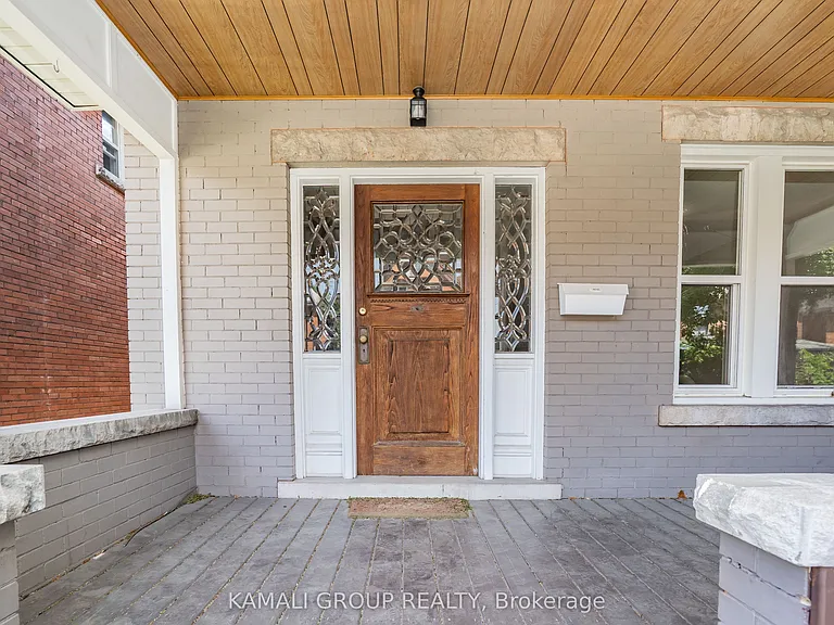 25 Spadina Ave #MAIN — Photo 3